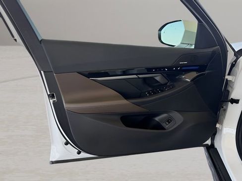 Certified 2024 BMW 530i w/ Premium Package image 14