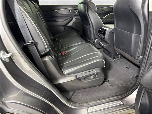Used 2023 Acura MDX SH-AWD w/ Advance Package image 17