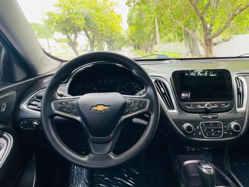 Used 2019 Chevrolet Malibu LT image 12