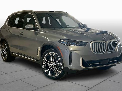 New 2026 BMW X5 sDrive40i image 2