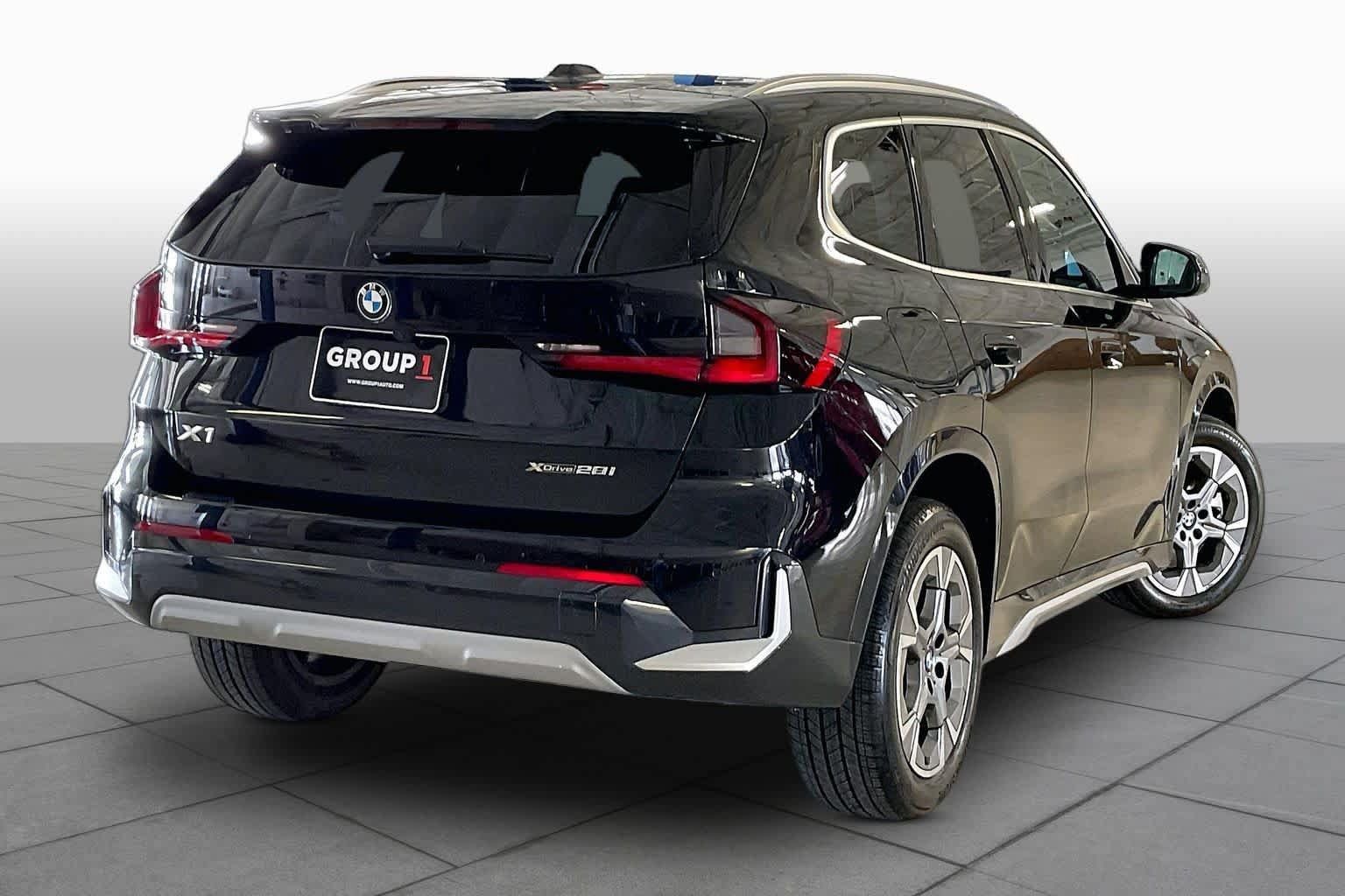 Used 2025 BMW X1 xDrive28i AWD/4WD image 12