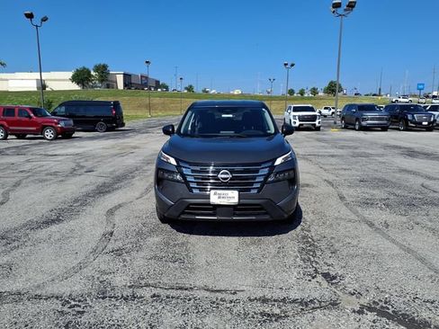Used 2024 Nissan Rogue S AWD/4WD image 2
