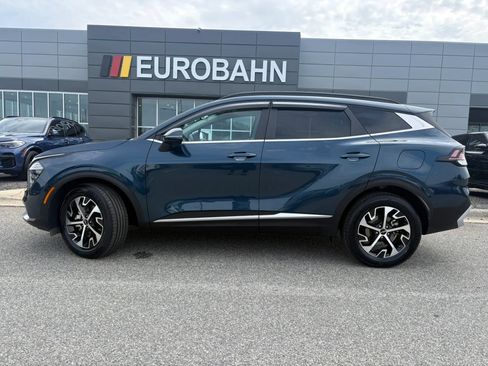 Used 2025 Kia Sportage EX w/ EX Premium Package AWD/4WD image 2
