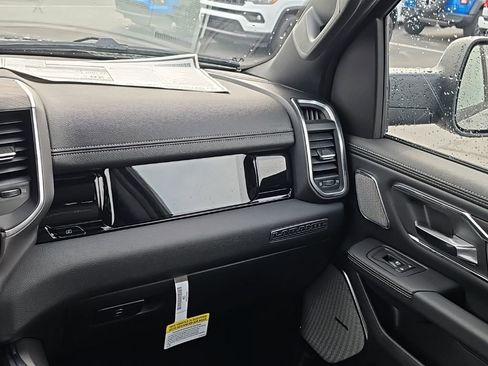 New 2026 RAM 1500 Laramie AWD/4WD image 17