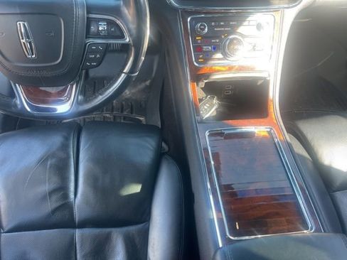 Used 2017 Lincoln Continental Reserve image 16