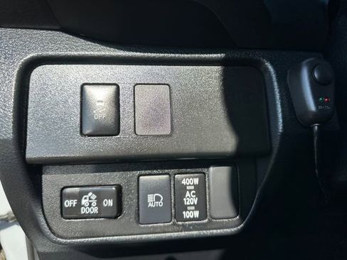 Used 2020 Toyota Tacoma TRD Off-Road image 16