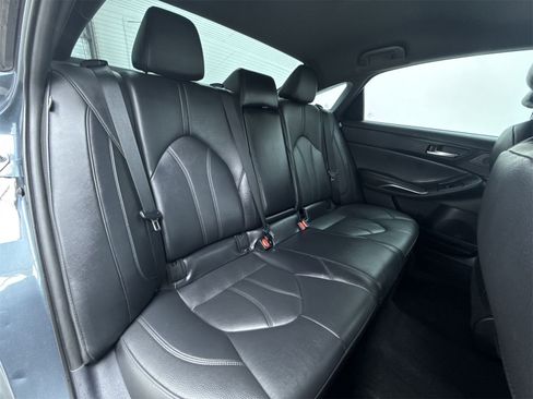 Used 2021 Toyota Avalon XLE image 36