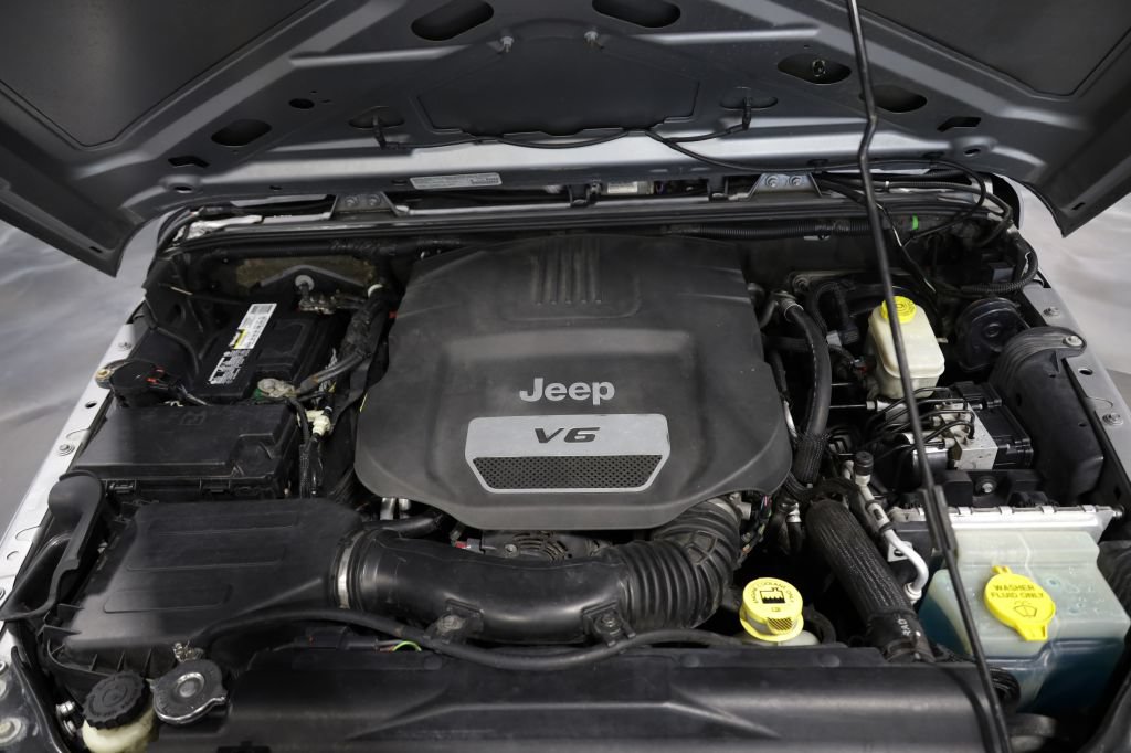 Used 2014 Jeep Wrangler Unlimited Sport w/ Quick Order Package 24S AWD/4WD image 28