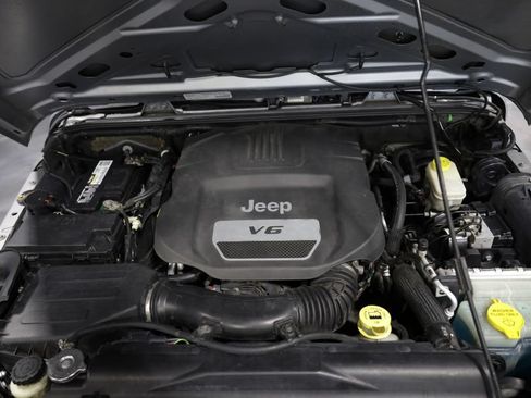 Used 2014 Jeep Wrangler Unlimited Sport w/ Quick Order Package 24S AWD/4WD image 28