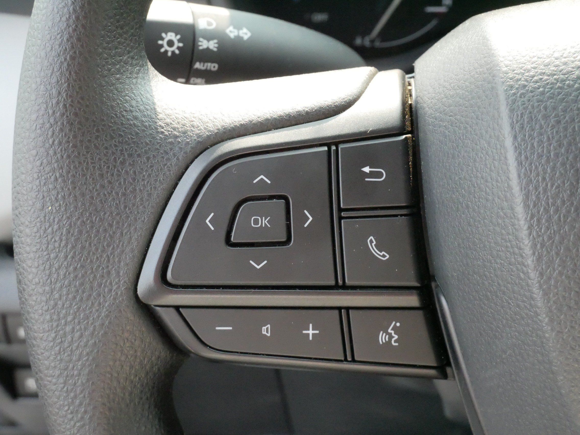 Certified 2026 Toyota Sienna LE FWD image 26