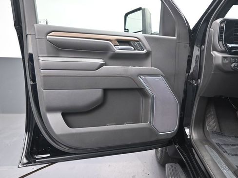 Used 2024 Chevrolet Silverado 2500 High Country w/ High Country Premium Package AWD/4WD image 11