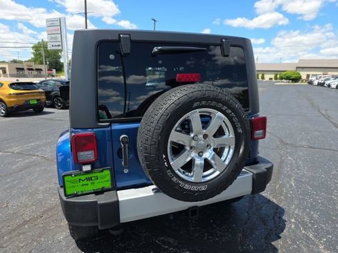 Used 2010 Jeep Wrangler Sahara w/ Dual Top Group AWD/4WD image 5