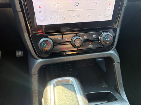 Used 2024 Ford Ranger XLT w/ FX4 Off-Road Package AWD/4WD image 39
