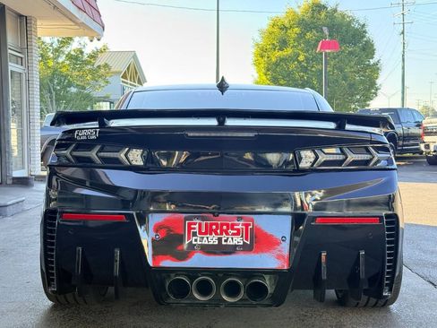 Used 2019 Chevrolet Camaro ZL1 RWD image 4