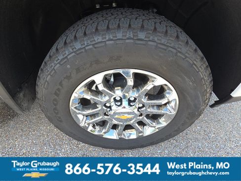 New 2026 Chevrolet Silverado 2500 LT w/ Z71 Chrome Sport Edition AWD/4WD image 11
