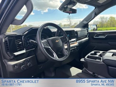 Used 2025 Chevrolet Silverado 1500 LT AWD/4WD image 18
