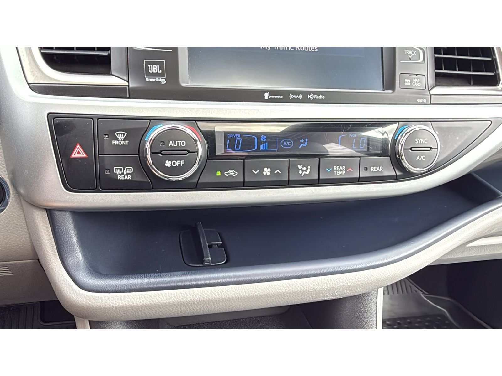 Used 2019 Toyota Highlander Limited AWD/4WD image 26