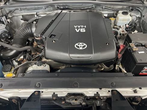 Used 2013 Toyota Tacoma 4x4 Double Cab w/ TRD Off-Road Pkg image 32