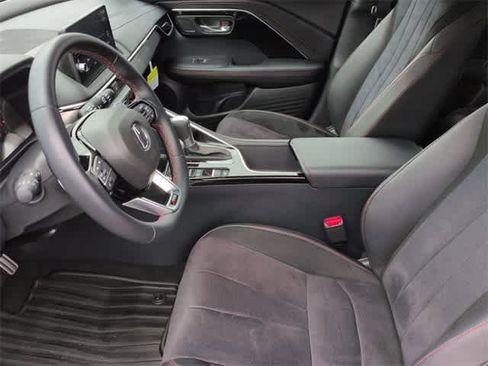 Certified 2025 Acura ADX A-Spec image 17