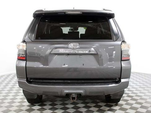 Used 2022 Toyota 4Runner SR5 Premium w/ Moonroof Package AWD/4WD image 5