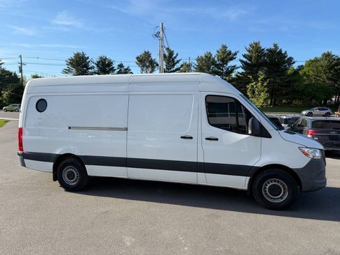 Used 2021 Mercedes-Benz Sprinter 2500 image 5