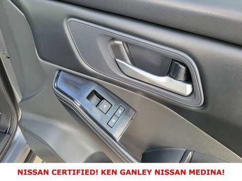 Certified 2025 Nissan Rogue SV image 50