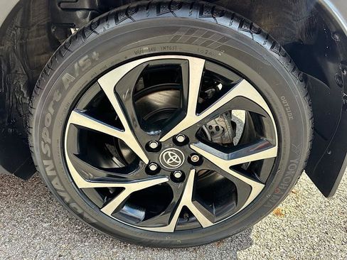 Certified 2022 Toyota C-HR XLE FWD image 30