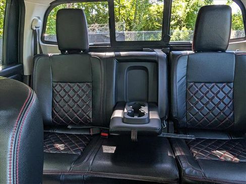 Used 2021 Nissan Titan SV w/ SV Convenience Package AWD/4WD image 17