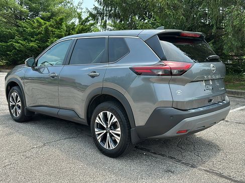 Certified 2022 Nissan Rogue SV image 7