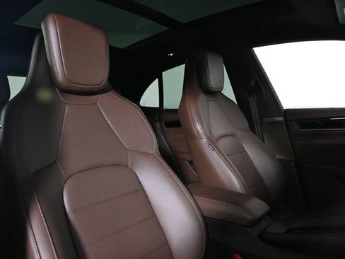 Certified 2025 Porsche Macan Electric RWD image 18