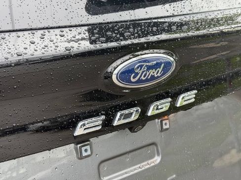 Used 2023 Ford Edge SEL w/ Cargo Accessory Package AWD/4WD image 13