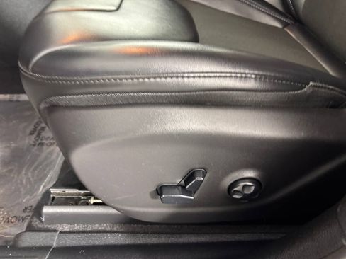 Used 2020 Jeep Cherokee Latitude Plus image 9