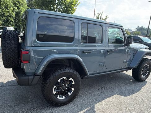 Used 2025 Jeep Wrangler Unlimited Rubicon 4xe AWD/4WD image 8