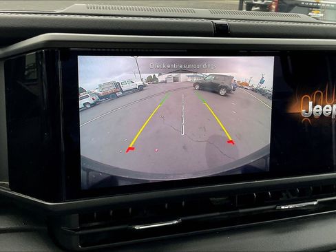 Used 2024 Jeep Wrangler Unlimited Sahara image 20