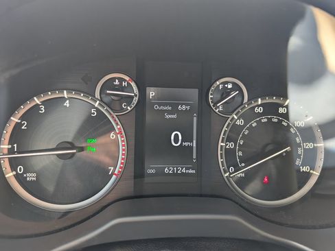 Used 2021 Lexus GX 460 Premium w/ Premium Package AWD/4WD image 32