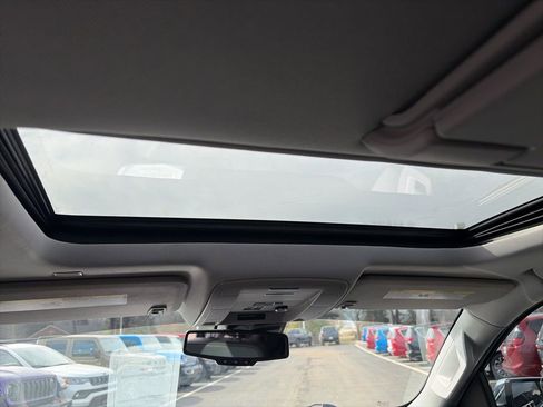 Used 2020 Chevrolet Suburban Premier image 7