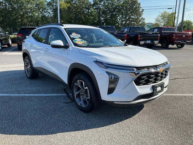 Certified 2026 Chevrolet Trax LT FWD image 3