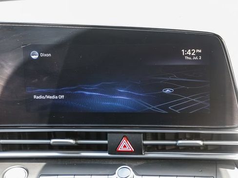 Certified 2022 Hyundai Elantra Limited FWD image 14