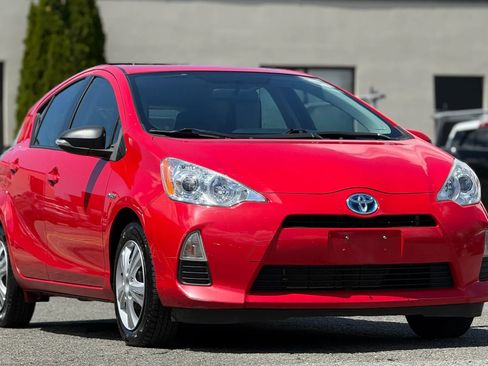 Used 2012 Toyota Prius C One FWD image 2