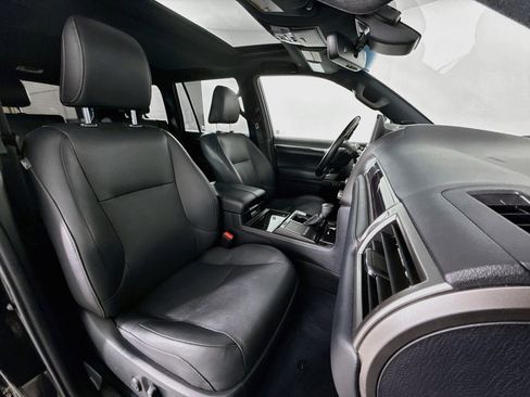 Used 2023 Lexus GX 460 Luxury w/ Sport Design Package AWD/4WD image 17