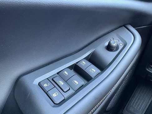 Used 2025 Jeep Grand Cherokee L Laredo w/ Luxury Tech Group I AWD/4WD image 15