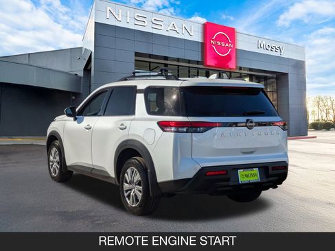 New 2025 Nissan Pathfinder SV image 7