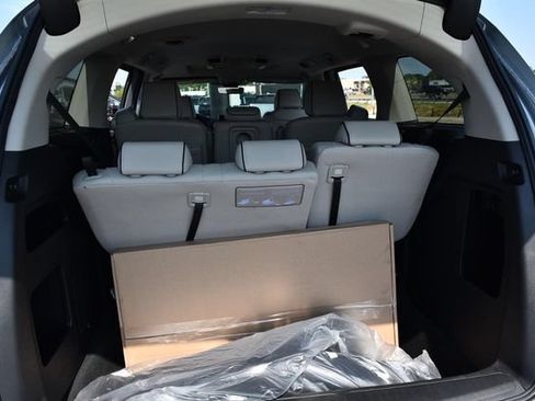 New 2026 Honda Odyssey Touring image 32