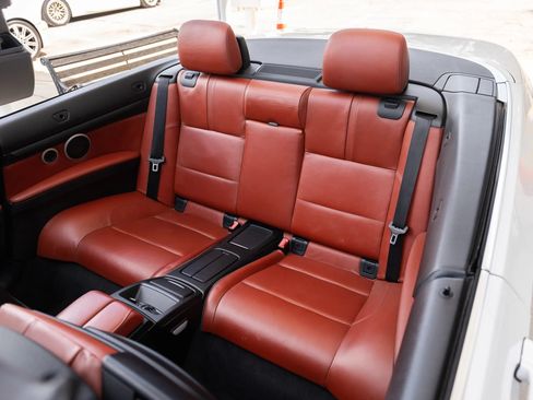 Used 2013 BMW M3 Convertible RWD image 32