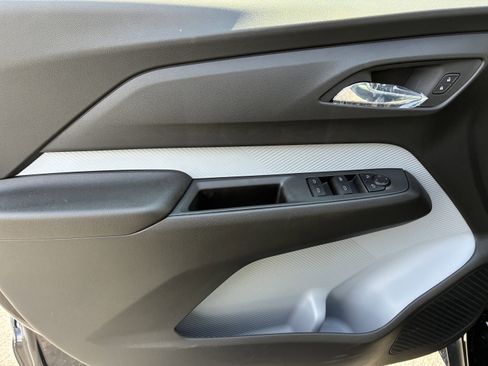 New 2027 Chevrolet Bolt LT w/ Comfort Package FWD image 23