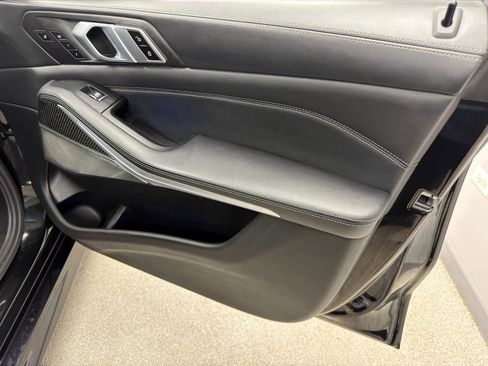 Used 2021 BMW X5 M50i w/ Executive Package image 13