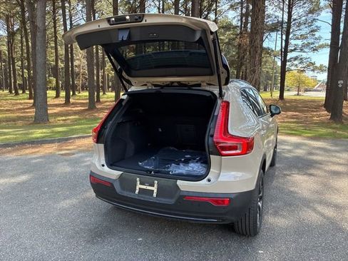 New 2026 Volvo XC40 B4 Core image 19