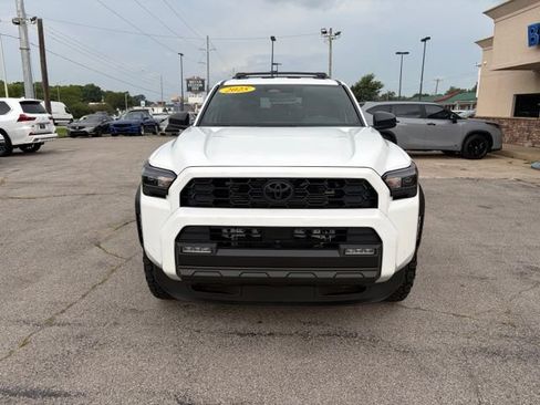 Used 2025 Toyota 4Runner 4WD image 2