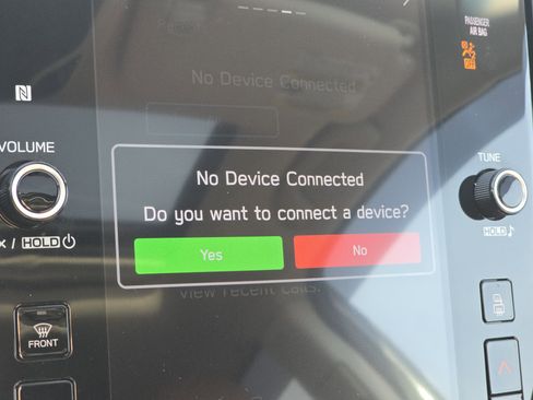 Used 2020 Subaru Outback Touring w/ Popular Package #2 image 9