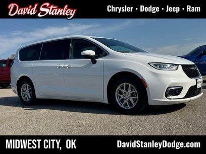 Used 2023 Chrysler Pacifica Touring-L